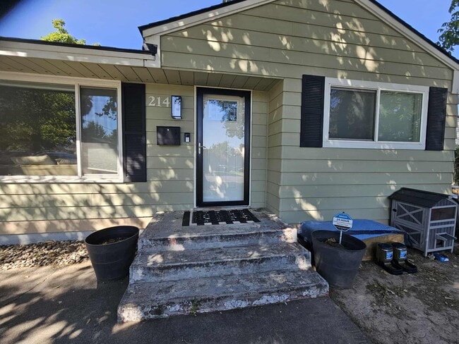 property at 214 S Yelm St