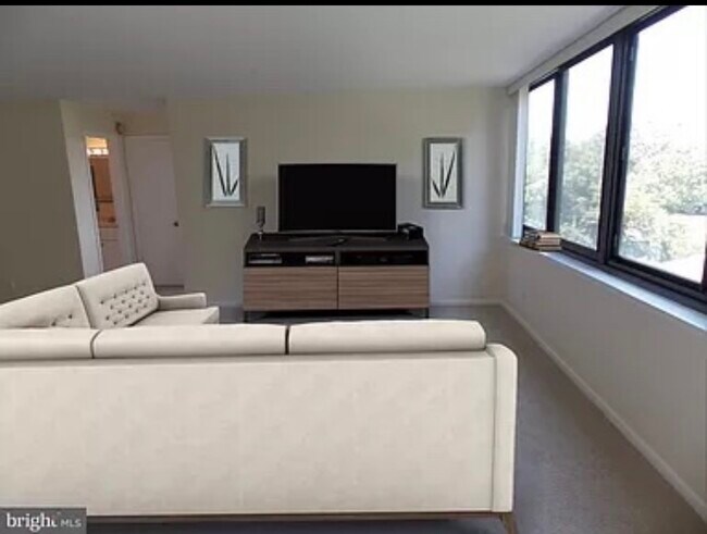 600 Roosevelt Blvd in Falls Church, VA - Building Photo - Building Photo