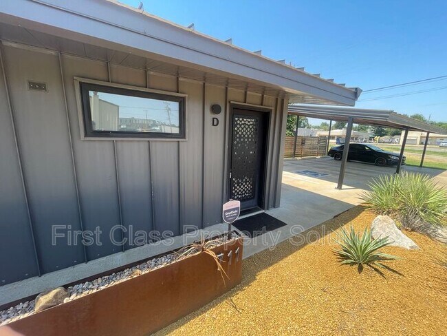 property at 711 N Douglas Ave
