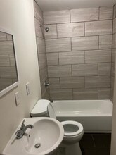 116 Clinton Springs Ave in Cincinnati, OH - Foto de edificio - Building Photo