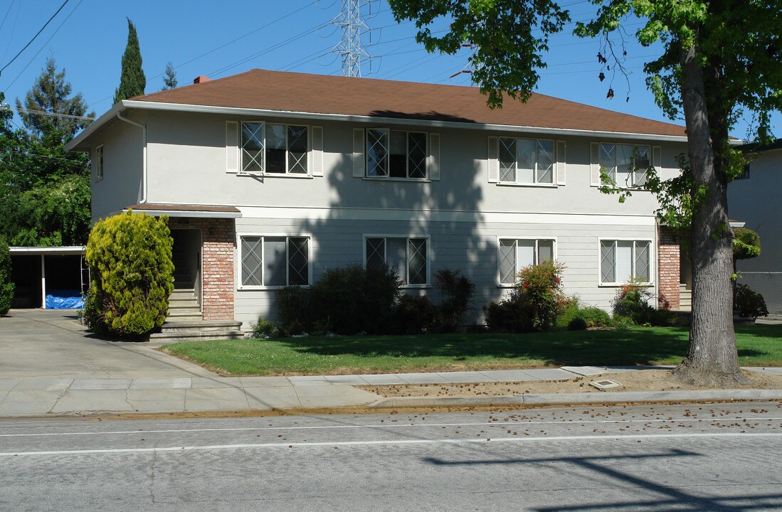 767 S Knickerbocker Dr in Mountain View, CA - Building Photo