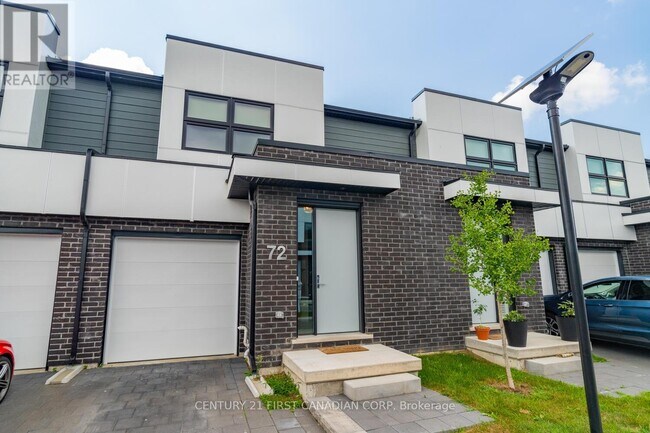 property at 499-499 Sophia Cres