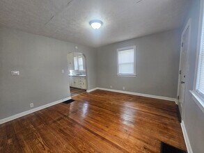 2710 E 10th St in Anderson, IN - Building Photo - Building Photo