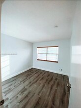 7101 W Sunrise Blvd, Unit A1 in Plantation, FL - Building Photo - Building Photo