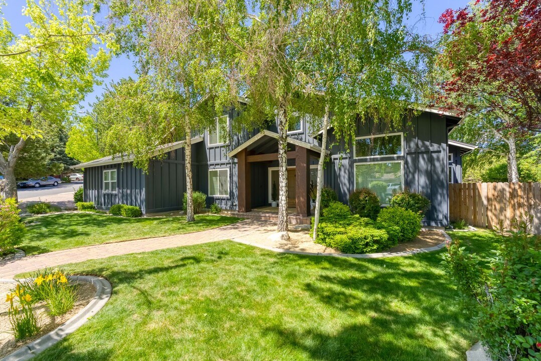 3701 Ranchview Ct in Reno, NV - Building Photo
