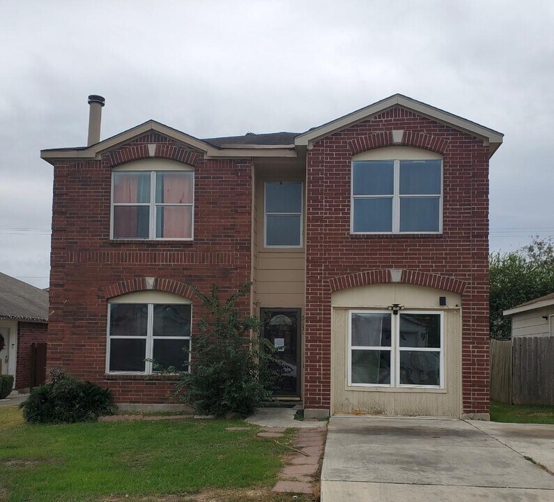 6130 Ashley Spring in San Antonio, TX - Building Photo