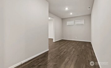 18718 Lipoma Pl E in Puyallup, WA - Building Photo - Building Photo