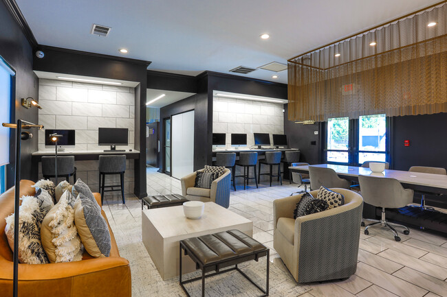 River Pointe Apartments in Carrollton, GA - Foto de edificio - Interior Photo