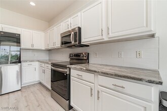 2656 Sunvale Ct in Cape Coral, FL - Foto de edificio - Building Photo