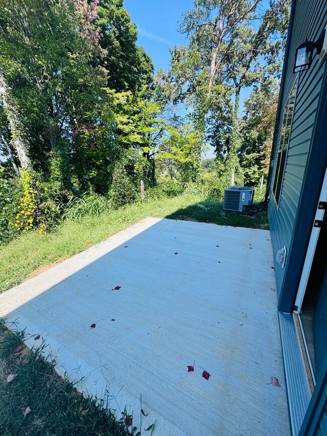 1823 Bennett Vlg Dr in Maryville, TN - Building Photo - Building Photo