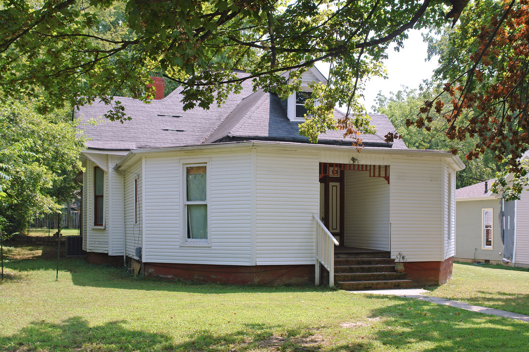 913 N 12th St in Nashville, TN - Building Photo