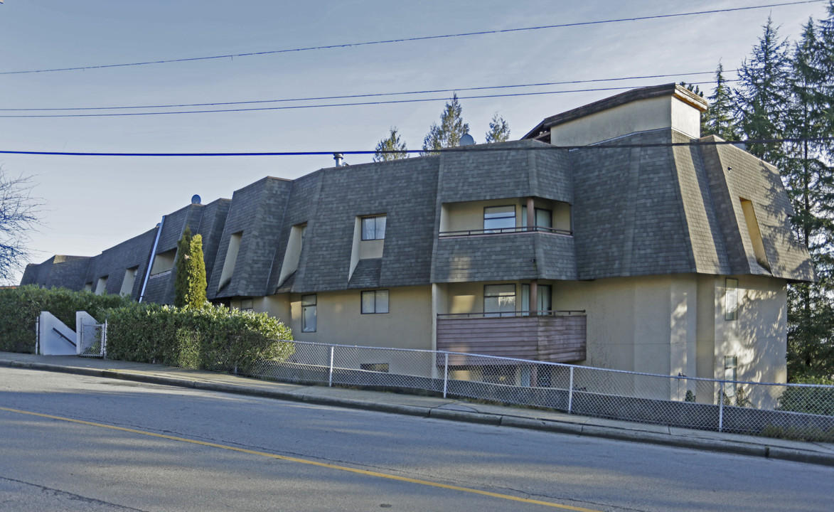 Ashley House Apartments in Burnaby, BC - Building Photo