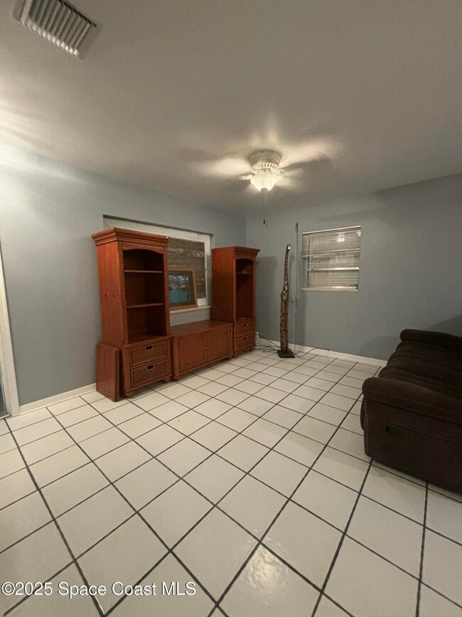 2660 Pine St NE in Palm Bay, FL - Foto de edificio - Building Photo