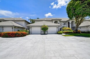 11570 Briarwood Cir in Boynton Beach, FL - Building Photo