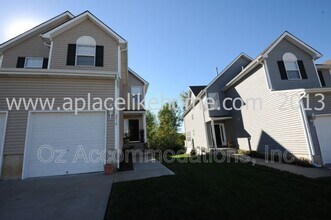 2216 SW Rambling Vine Rd in Lee's Summit, MO - Building Photo - Building Photo