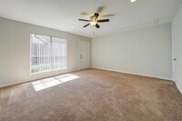 1917 Augusta Dr photo'