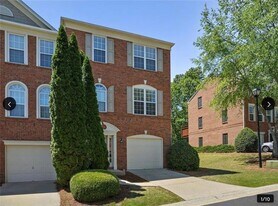 2072 Merrimont Way in Roswell, GA - Building Photo