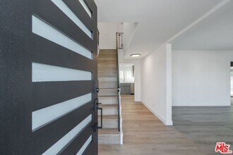 15974 Tobin Way in Los Angeles, CA - Building Photo - Building Photo