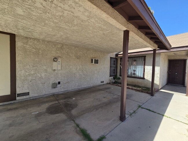 1784 Winterwood Blvd in Las Vegas, NV - Building Photo - Building Photo