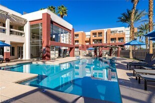 63 E Agate Ave in Las Vegas, NV - Building Photo