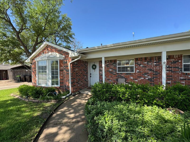 1105 Mill Valley Dr in Plano, TX - Building Photo