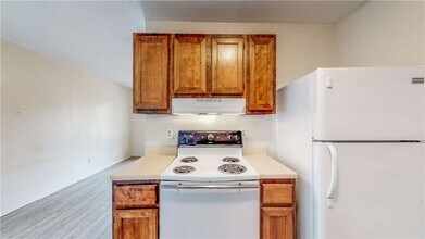 1002 Verde Dr, Unit A in Bryan, TX - Building Photo - Building Photo