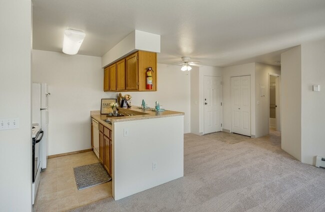 La Maisonnette in Anchorage, AK - Building Photo - Building Photo
