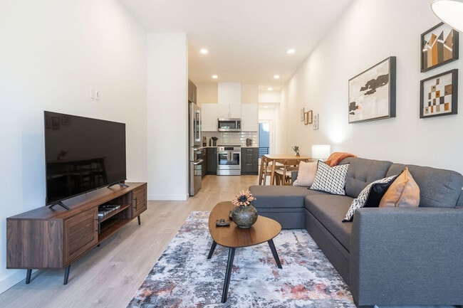 1333 E Denny Way