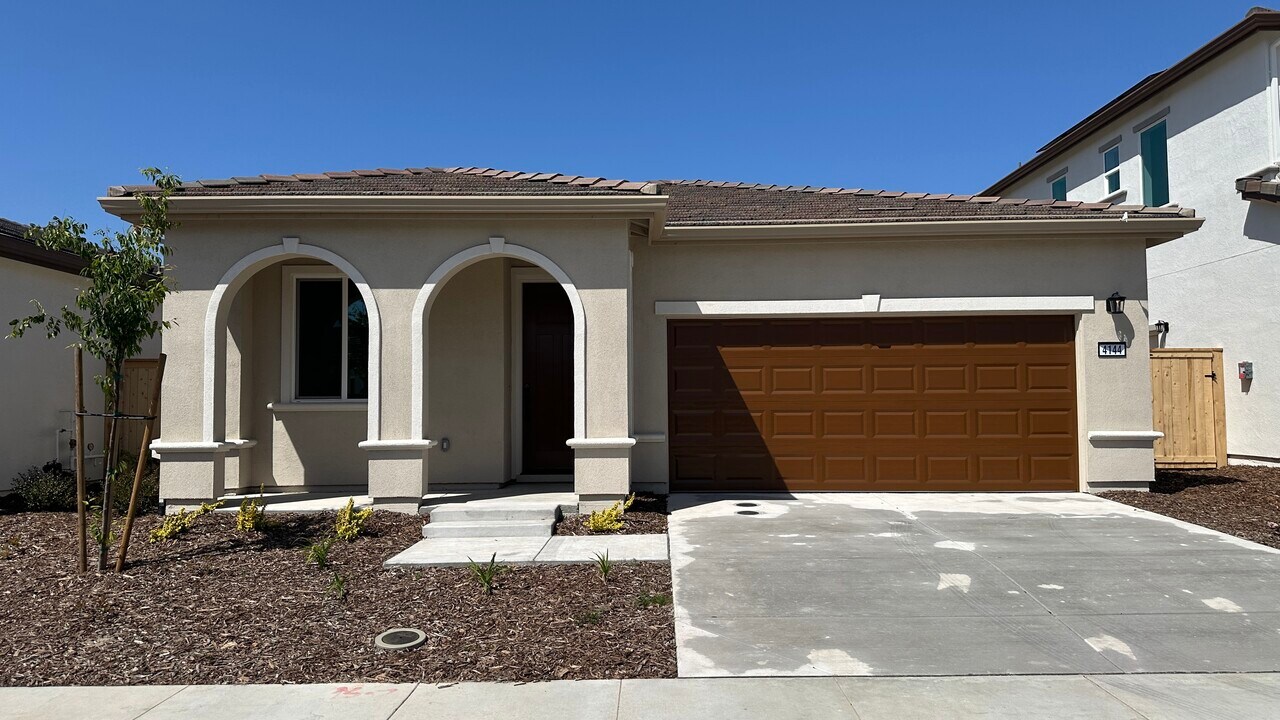 4144 Gold Beam Wy in Roseville, CA - Building Photo