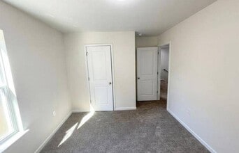 4654 Coltsfoot Rd in Greensboro, NC - Building Photo - Building Photo