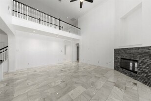 1922 Lake Grayson Dr in Katy, TX - Building Photo