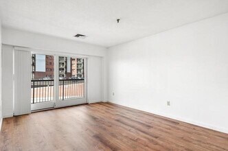 133 Commander Shea Blvd in Quincy, MA - Building Photo - Building Photo
