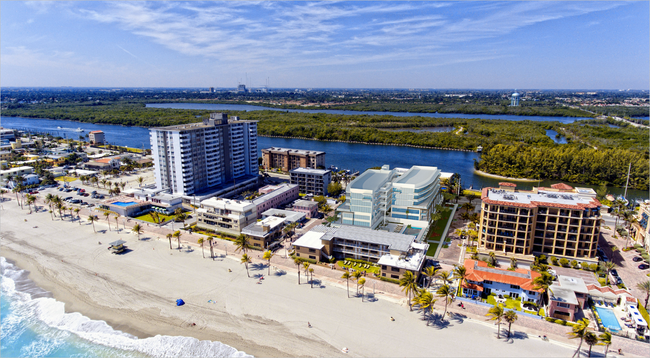 Beachside Residences in Hollywood, FL - Building Photo - Building Photo