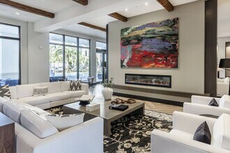 Casa Mara in West Palm Beach, FL - Foto de edificio - Building Photo