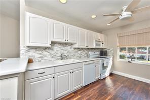 541 Windsor Sq-Unit -9-201 in Naples, FL - Building Photo - Building Photo