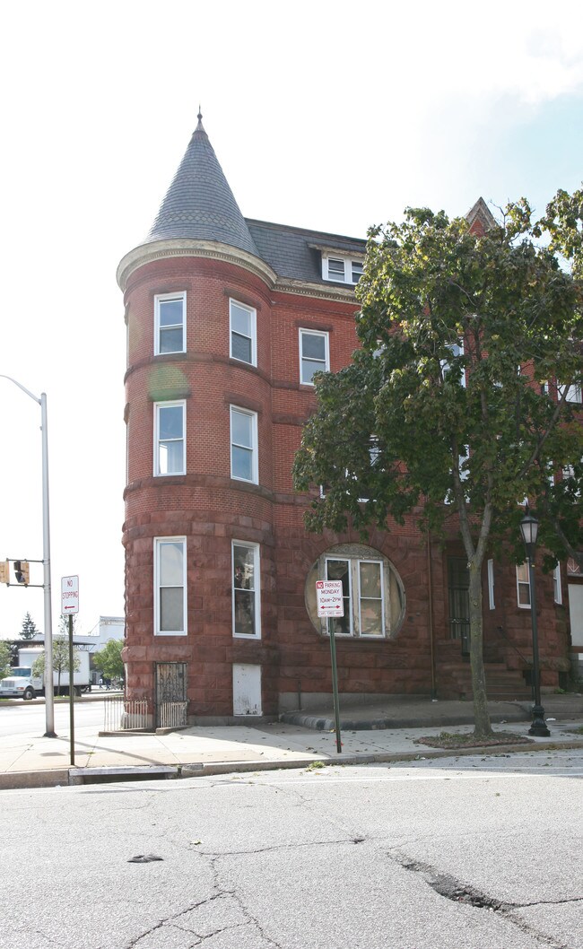 2200 Eutaw Pl in Baltimore, MD - Foto de edificio - Building Photo