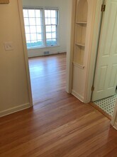 401 E Henry Clay St, Unit 3 in Whitefish Bay, WI - Building Photo - Building Photo