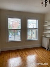 2 Ware St in Cambridge, MA - Building Photo - Building Photo