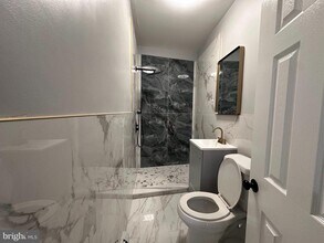 909 S 8th St in Philadelphia, PA - Building Photo - Building Photo