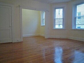 111 Park Dr, Unit 17 in Boston, MA - Building Photo - Building Photo