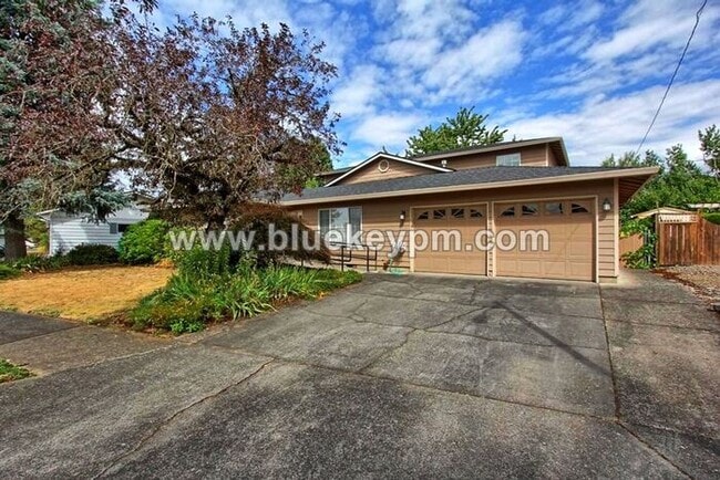 1130 NE 178th Ave in Portland, OR - Building Photo - Building Photo