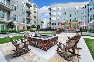 150 W Sam Houston Pkwy N, Unit D2 in Houston, TX - Building Photo