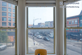 911 W School St, Unit FL1-ID944 in Chicago, IL - Building Photo - Building Photo