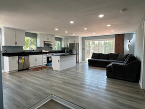 635 S Walnut St in Anaheim, CA - Building Photo - Building Photo