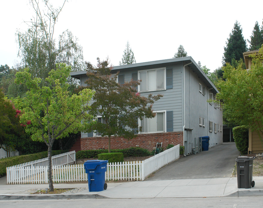 14590 Big Basin Way in Saratoga, CA - Building Photo