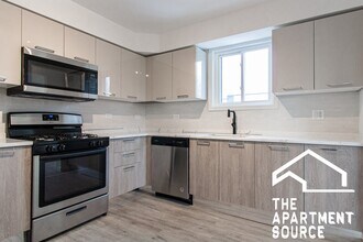 7621 N Sheridan Rd, Unit 1B in Chicago, IL - Foto de edificio - Building Photo