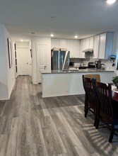 5913 Antonio Pl in Seguin, TX - Foto de edificio - Building Photo