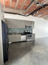 Binford Lofts in Los Angeles, CA - Building Photo - Building Photo
