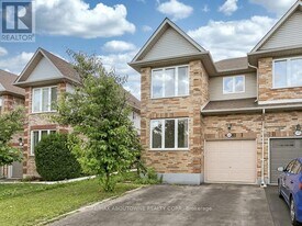 1310 Blanshard Dr in Burlington, ON - Building Photo