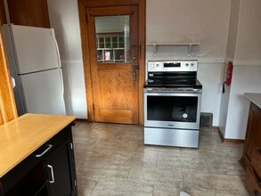 113 32nd Ave S, Unit Upper Unit in Seattle, WA - Foto de edificio - Building Photo